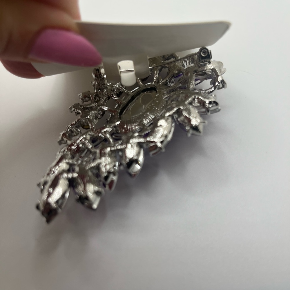 Amethyst Shine Crystal Brooch - Women fashion Jewelry. - Picture 6 of 6